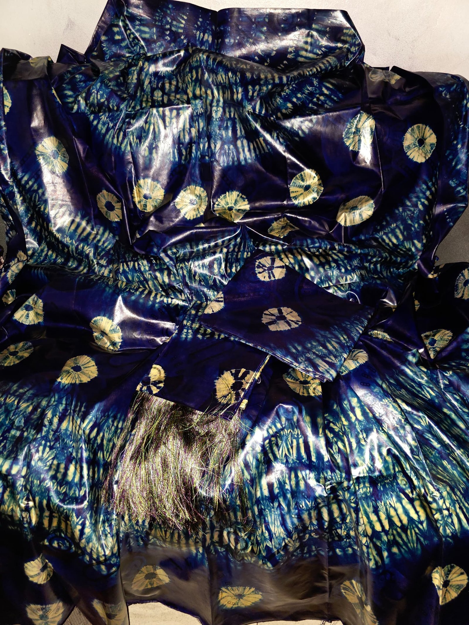 Magnifique boubou siri traditonnel jaune et bleu bazin riche getzner teinture artisanale