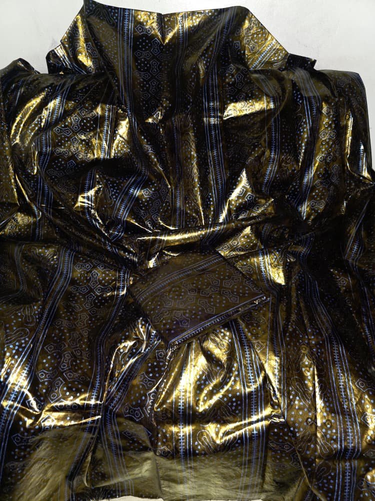 Véritable boubou de cérémonie en bazin riche polman VIP motif imitation aiguille