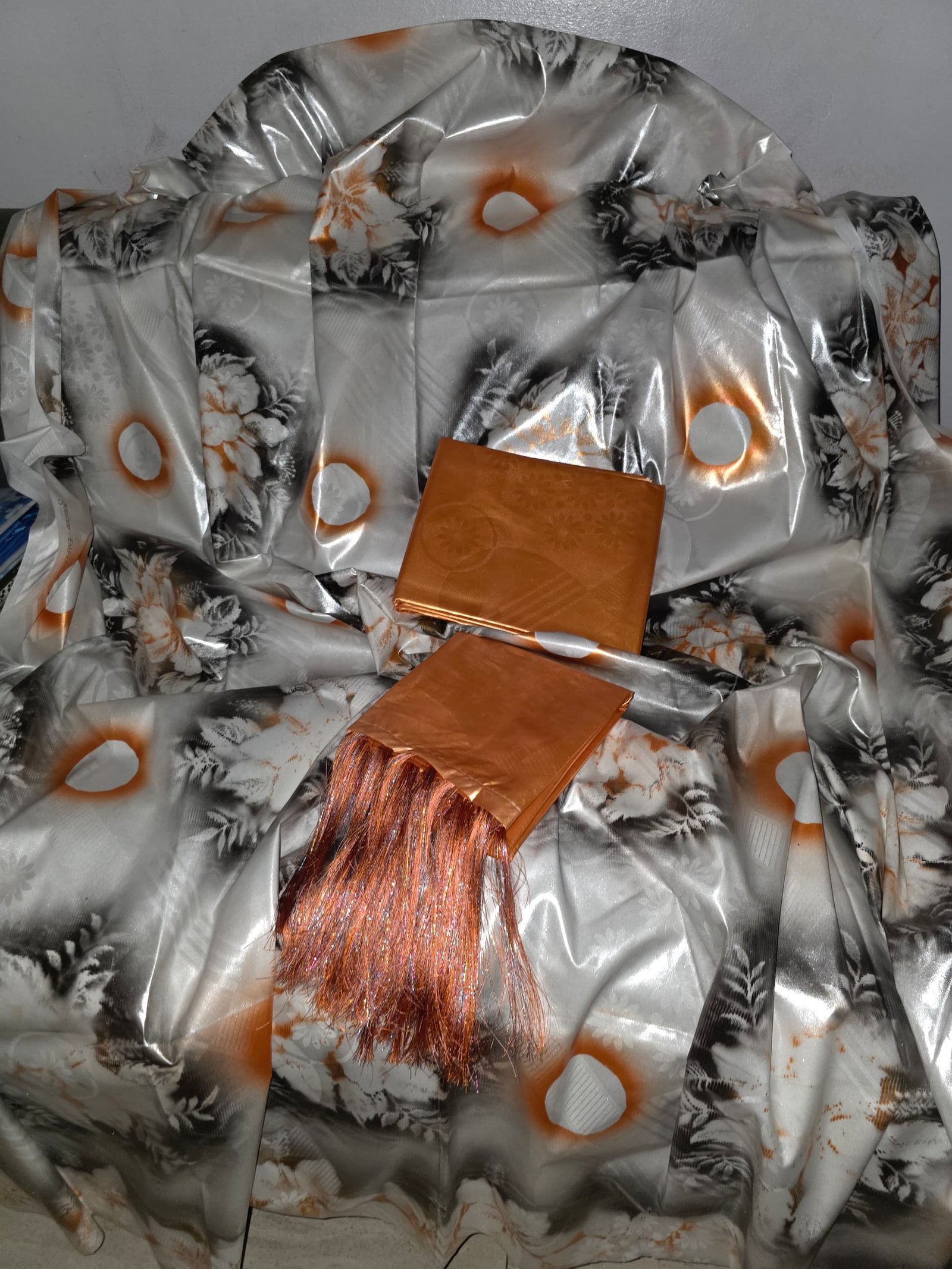 Bazin tendance création Laban by DAB miel design blanc noir et orange