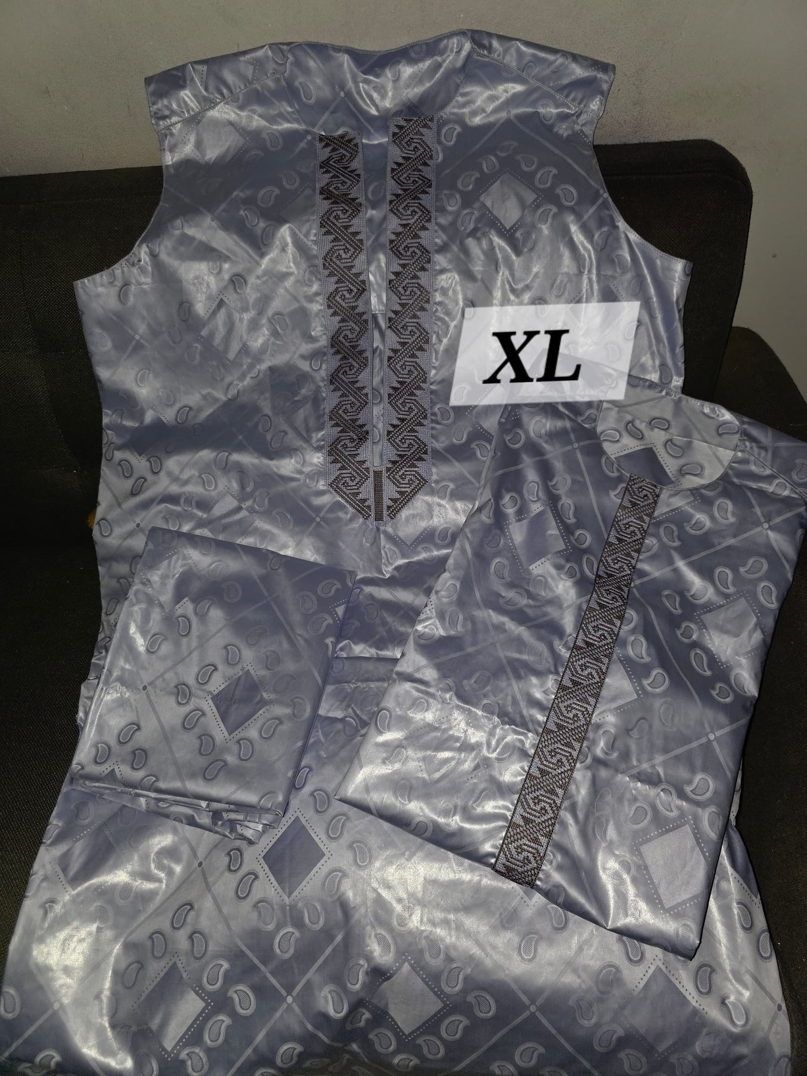 Magnifique boubou 3 pièces pour homme en bazin getzner broderie ordinateur