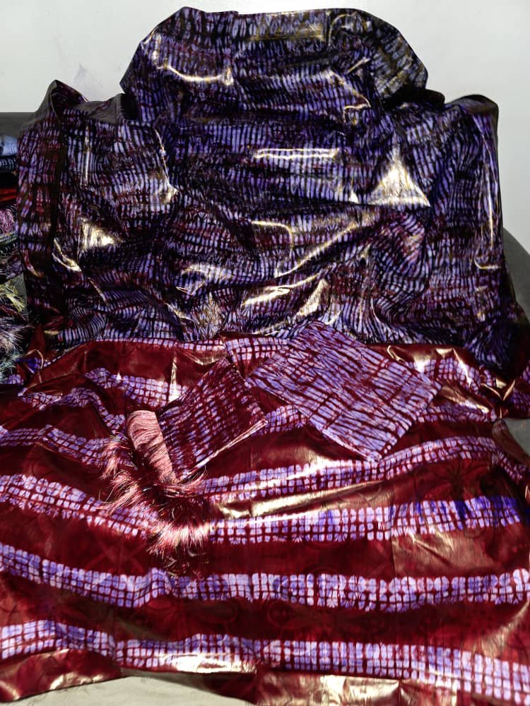 Siri motif siti et gnongui rouge et lomassa