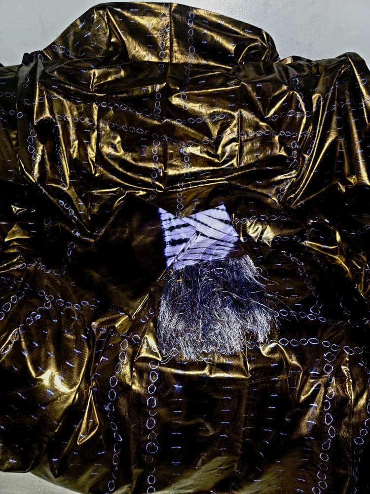 Très joli boubou siri aguille teinture à thème Demba