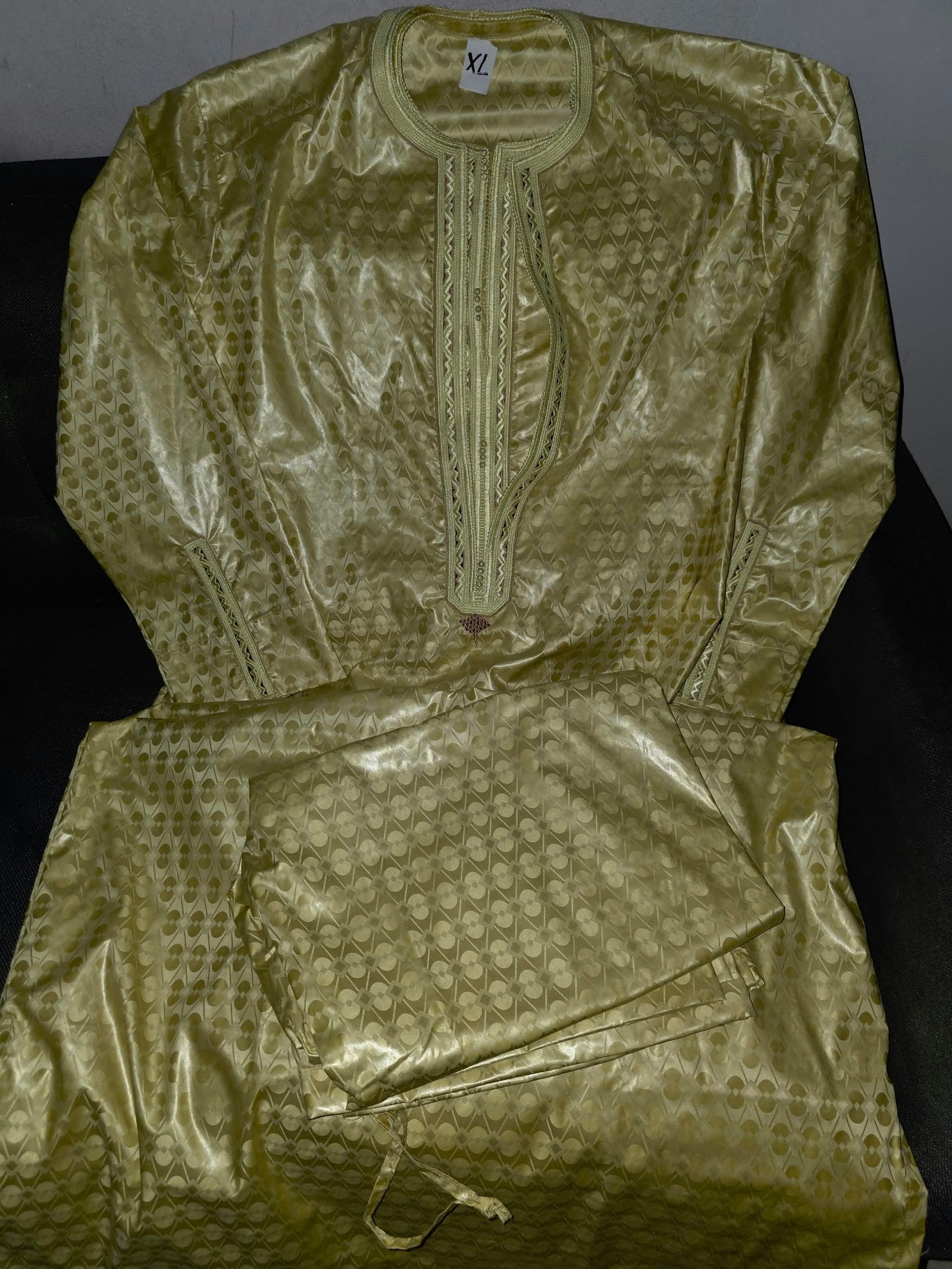 Boubou double cou brodé pour homme bazin riche getzner jaune doré