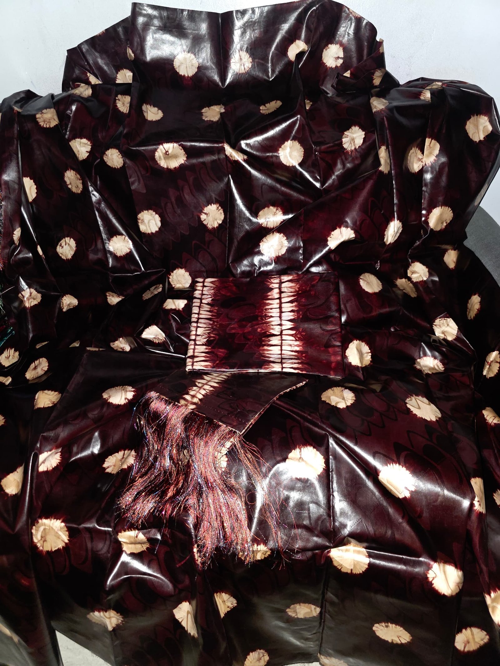 Siri marron foncé motif ballon