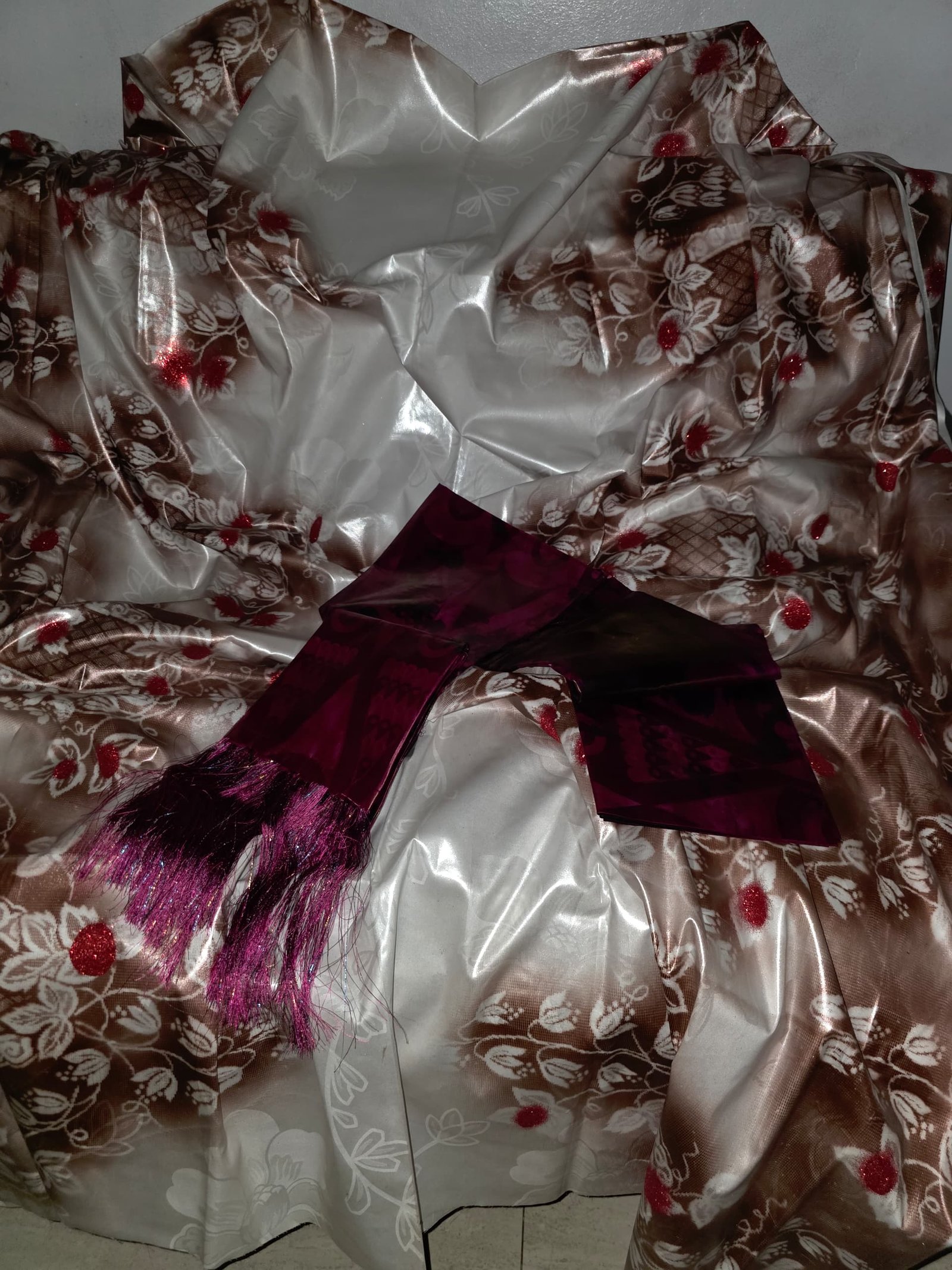 Laban peinture brillant aux couleurs fushia pagne teinté