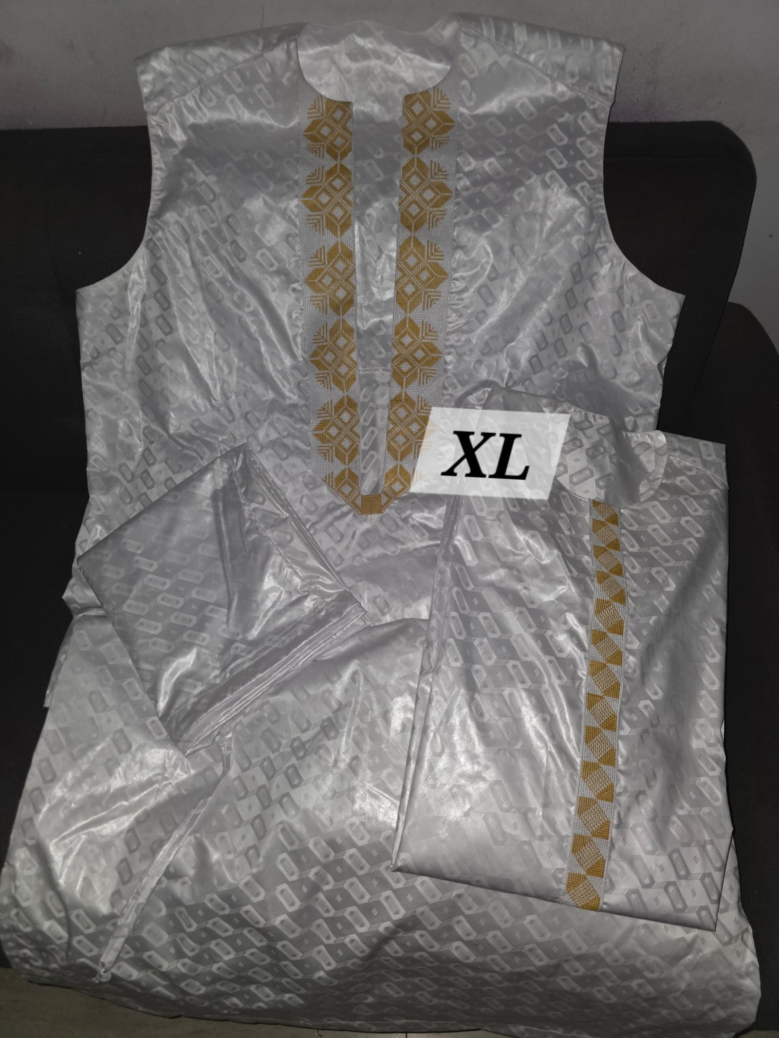 Ensemble 3 pièces facon IBK getzner blanc broderie ordinateur doré